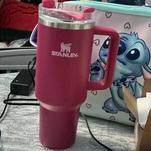 Stanley Fuchsia Travel Mug with Handle NEW